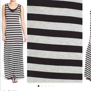 Long sleeveless maxi dress